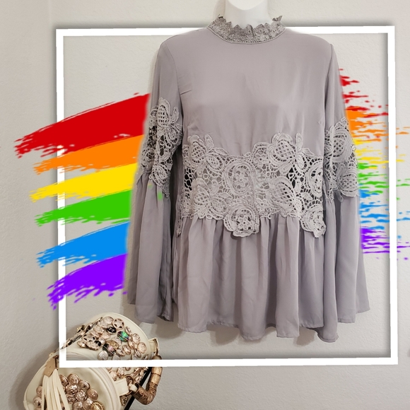 Gray long sleeve lace inset bell sleeve lace neck detail Top Small Mediim - Picture 5 of 10